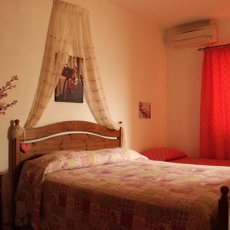 Le Rocce Bed and Breakfast SantʼAgata deʼ Goti Exteriör bild