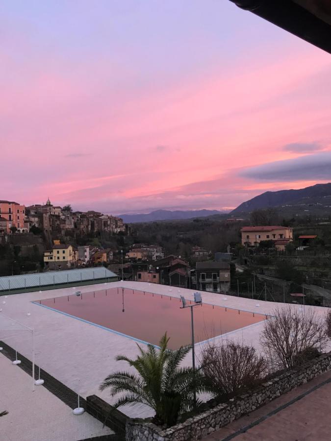 Le Rocce Bed and Breakfast SantʼAgata deʼ Goti Exteriör bild