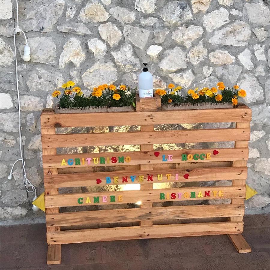 Le Rocce Bed and Breakfast SantʼAgata deʼ Goti Exteriör bild