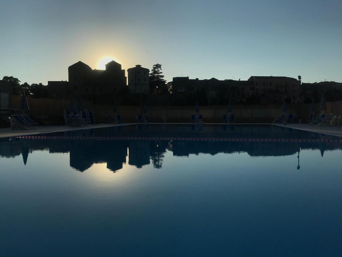 Le Rocce Bed and Breakfast SantʼAgata deʼ Goti Exteriör bild