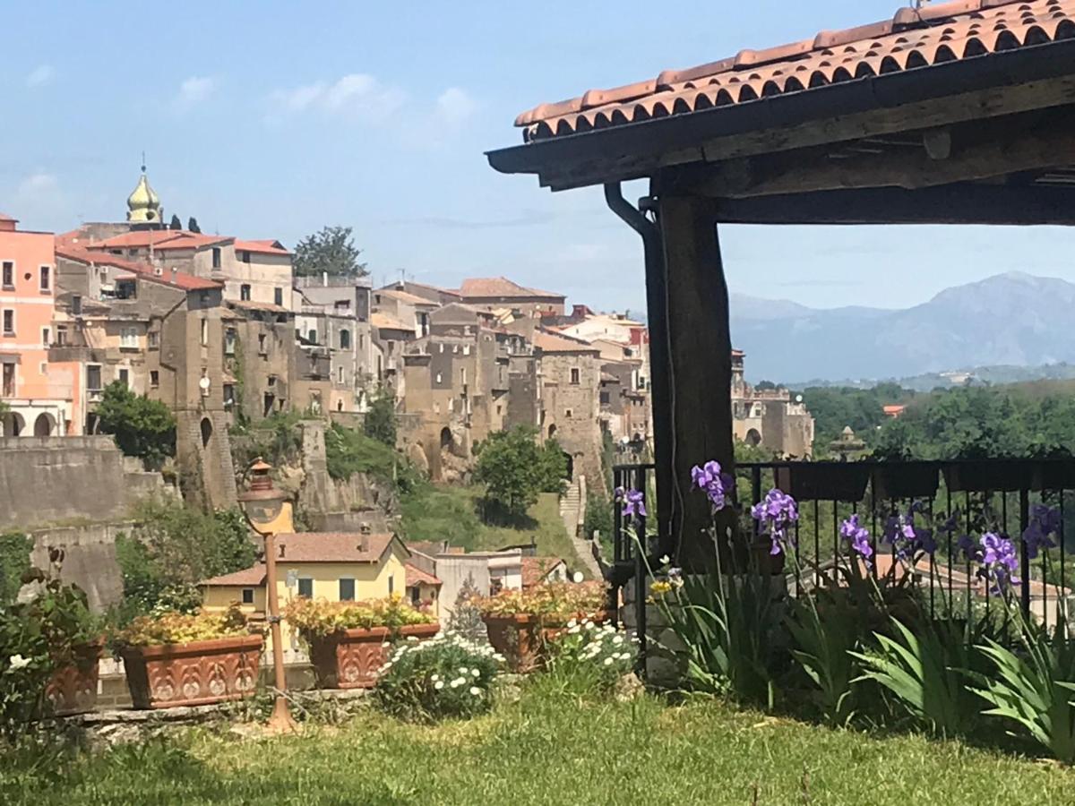 Le Rocce Bed and Breakfast SantʼAgata deʼ Goti Exteriör bild