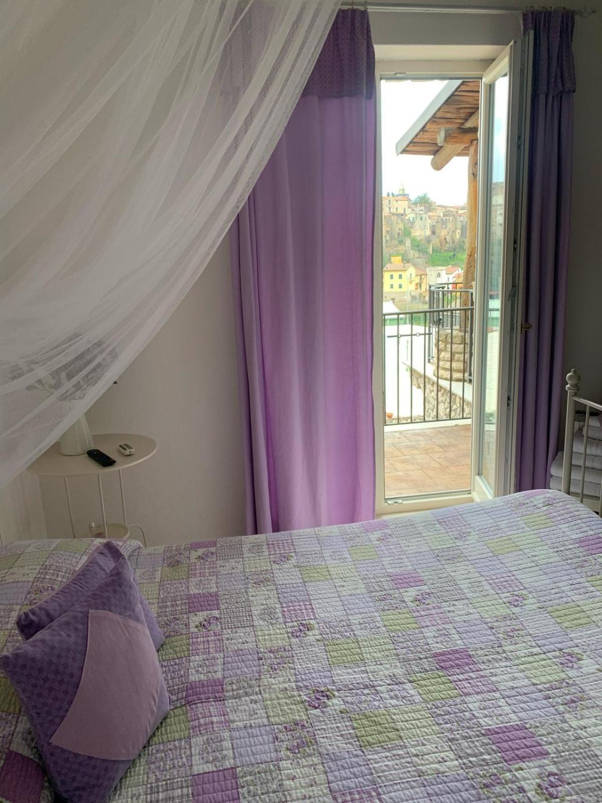 Le Rocce Bed and Breakfast SantʼAgata deʼ Goti Exteriör bild