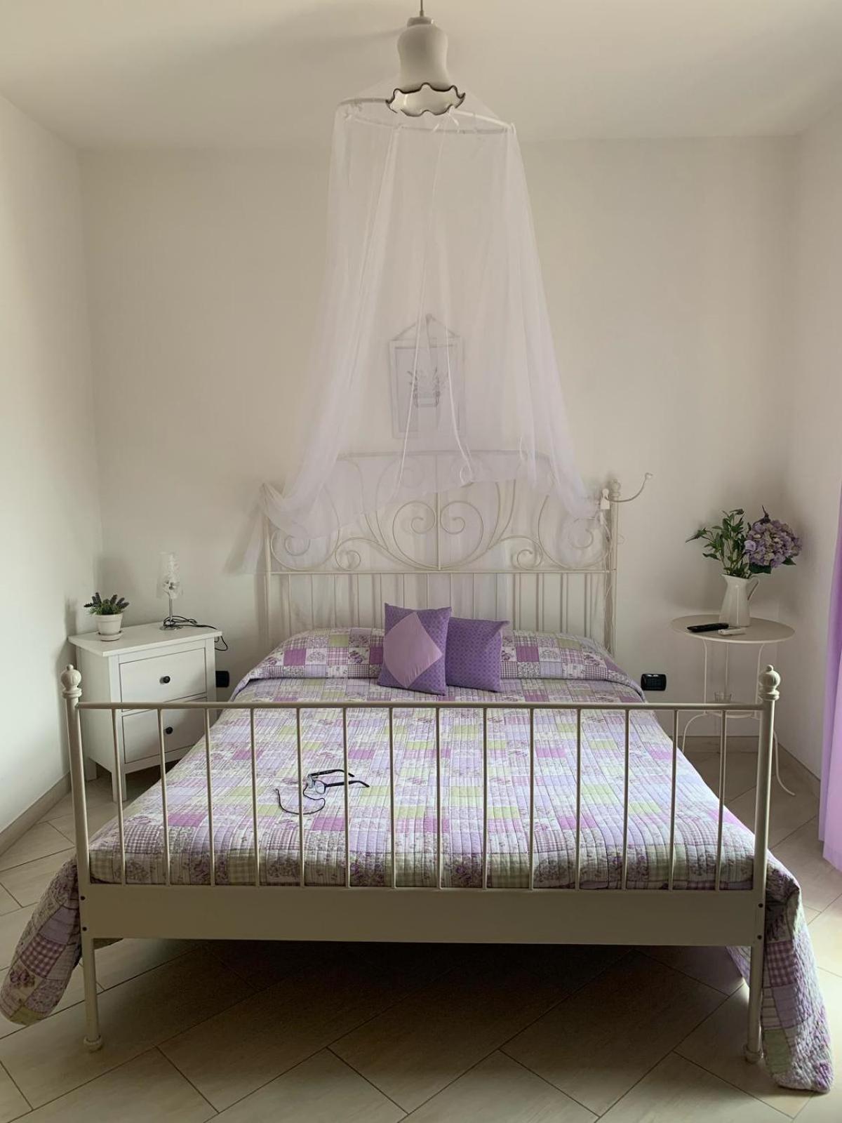 Le Rocce Bed and Breakfast SantʼAgata deʼ Goti Exteriör bild