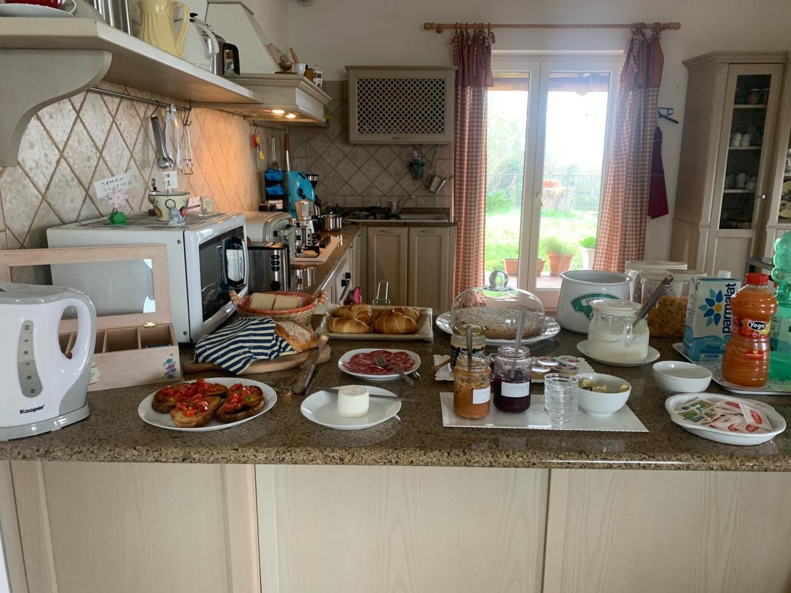 Le Rocce Bed and Breakfast SantʼAgata deʼ Goti Exteriör bild