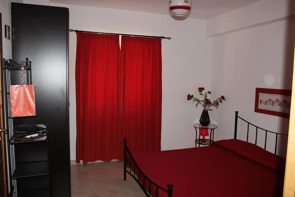 Le Rocce Bed and Breakfast SantʼAgata deʼ Goti Exteriör bild