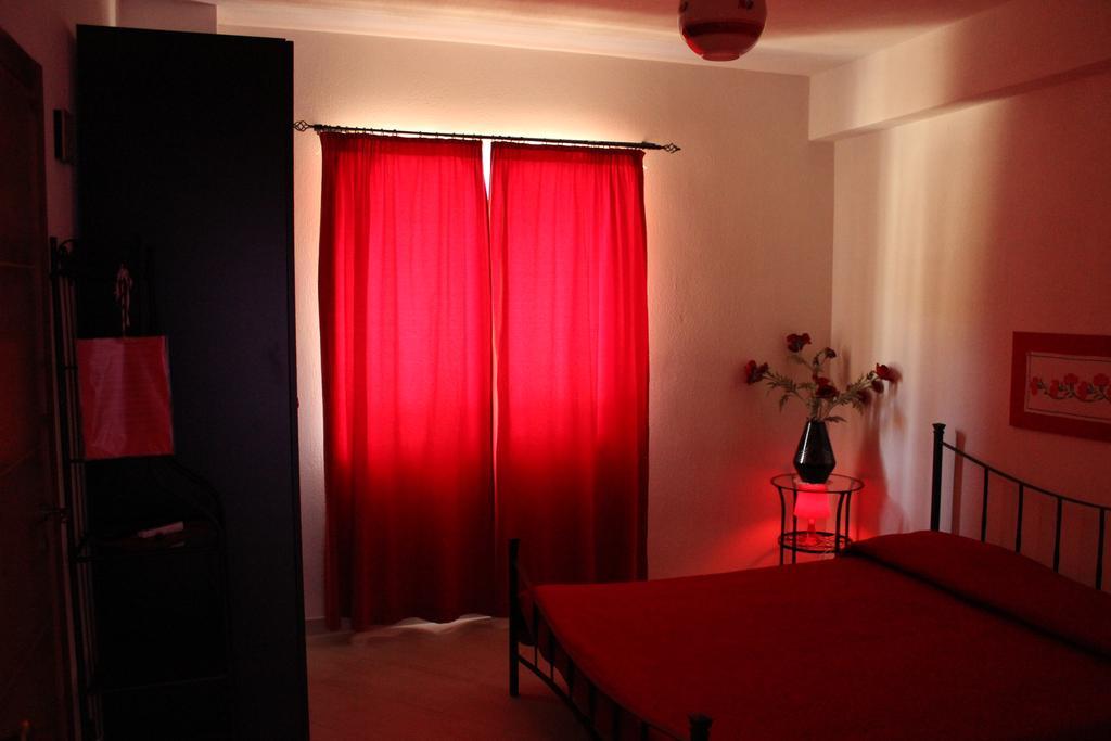 Le Rocce Bed and Breakfast SantʼAgata deʼ Goti Exteriör bild