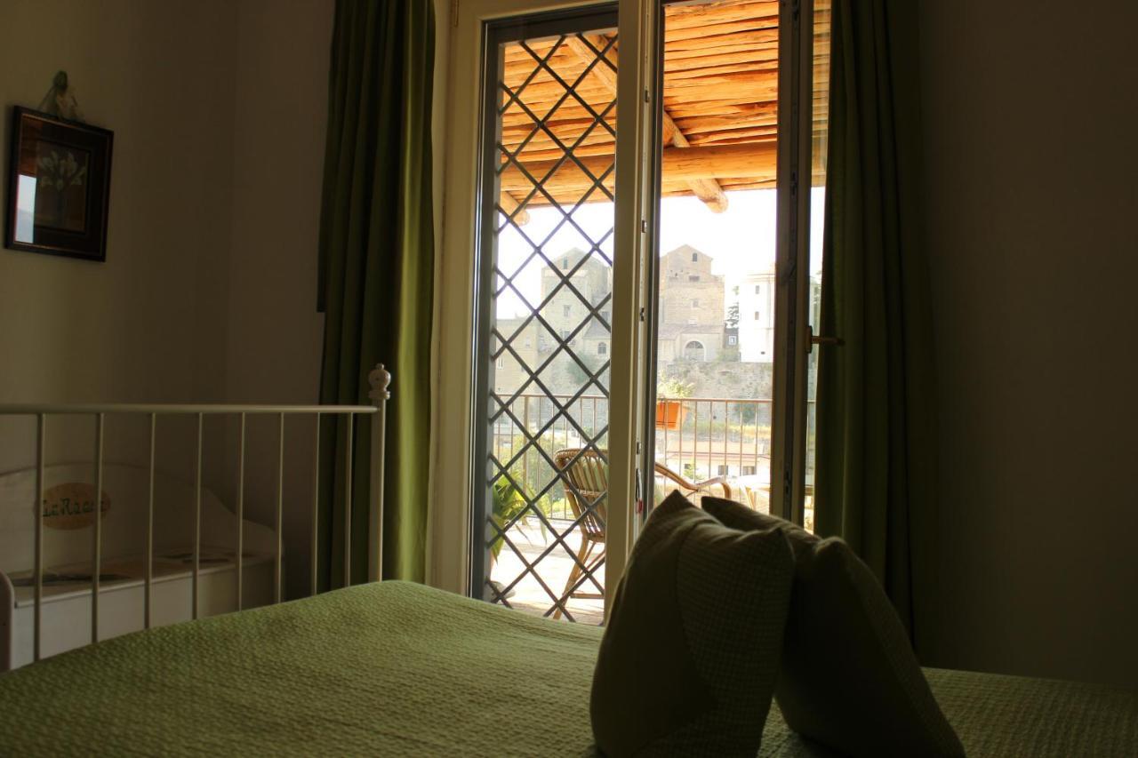 Le Rocce Bed and Breakfast SantʼAgata deʼ Goti Rum bild